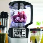 What Are the Differences Between a Blender and a Food Processor?